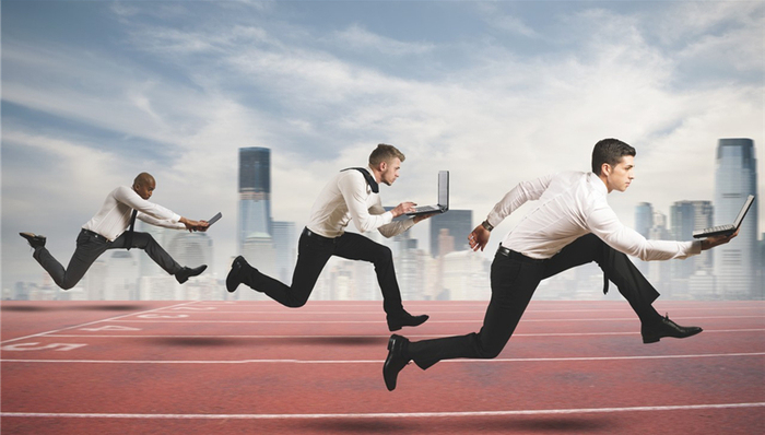 在线教育,辅导,招生人数,暑期,王牌对王牌,极限挑战,财务负责人,击鼓传花,烧钱,视频