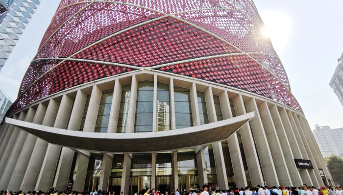 汉秀剧场座椅安全措施不到位，两人不幸身亡