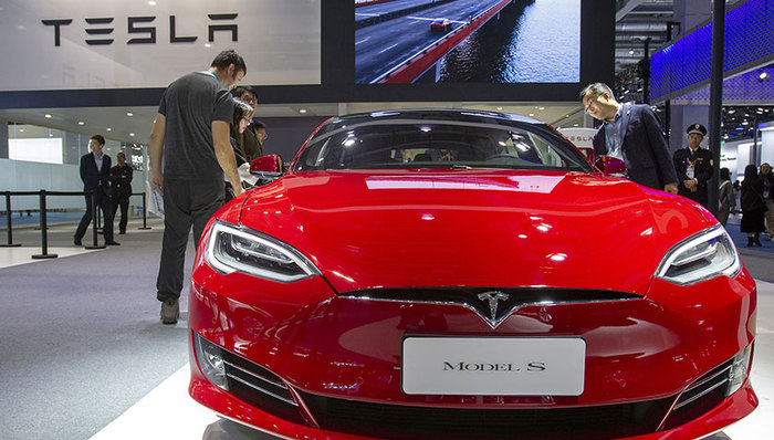 特斯拉TSR易出错或致车辆突然减速，客服：2020.36软件会优化