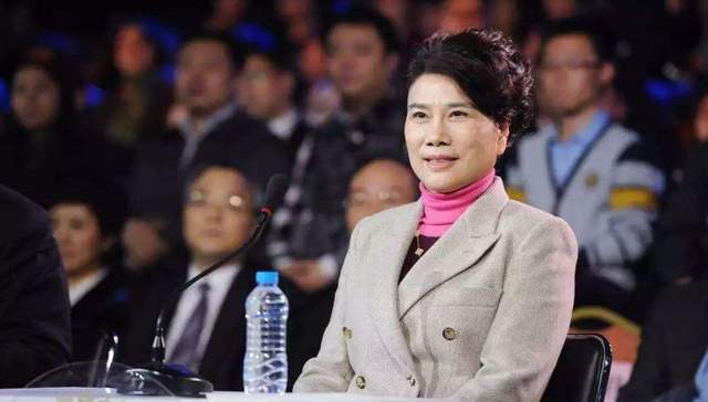 视频|董明珠公布儿媳标准： 我没要求！相信儿子眼光