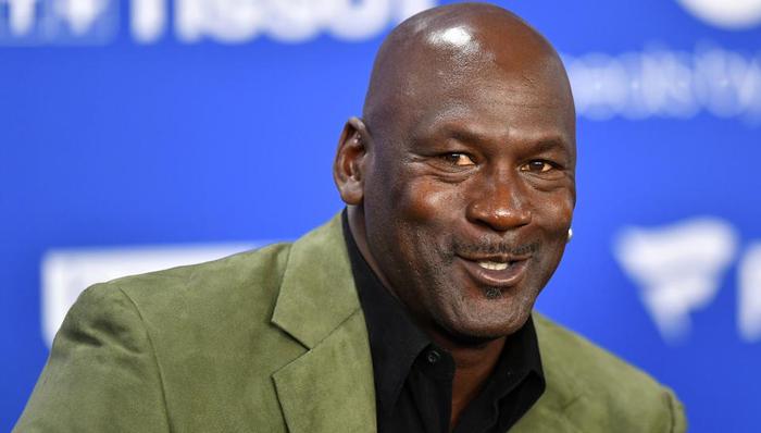 迈克尔·乔丹进军赛车界，黑人车手将获得更多机会