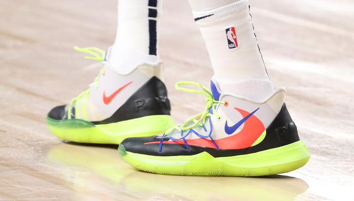 炒鞋退热、高仿齐飞，球鞋二级市场的生意没那么好做