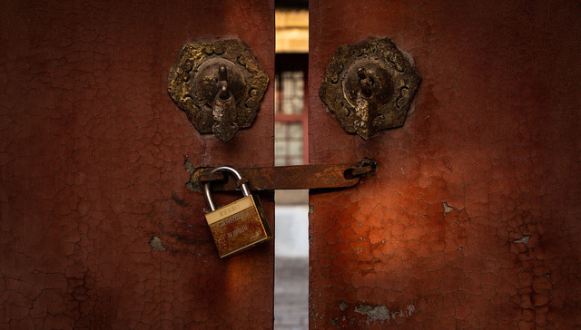 百亿网贷平台“爱钱进”被警方立案，昔日代言人汪涵刘国梁曾发声道歉