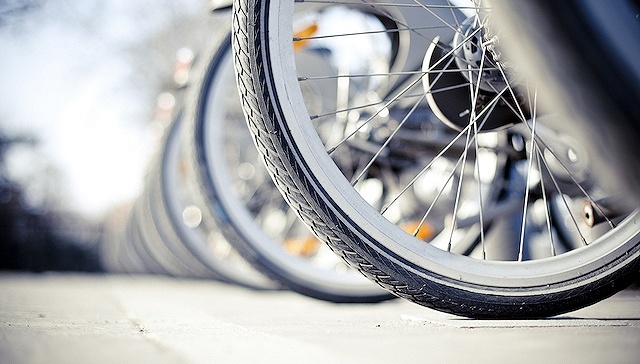 【独家】滴滴连夜调运10万辆青桔单车入京