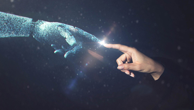 【专访】伊恩·麦克尤恩：当机器人比人类更完美甚至更道德，人类该如何自处？