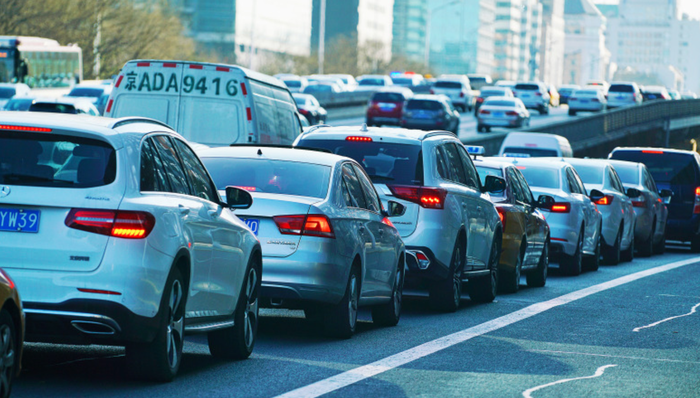 十一首日出行人次创疫后新高，高速客流量超过去年同期