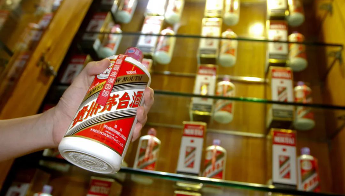 茅台酒价超3000元/瓶，烟酒店只能“按瓶拿货” 今年为何涨得比往年都猛？