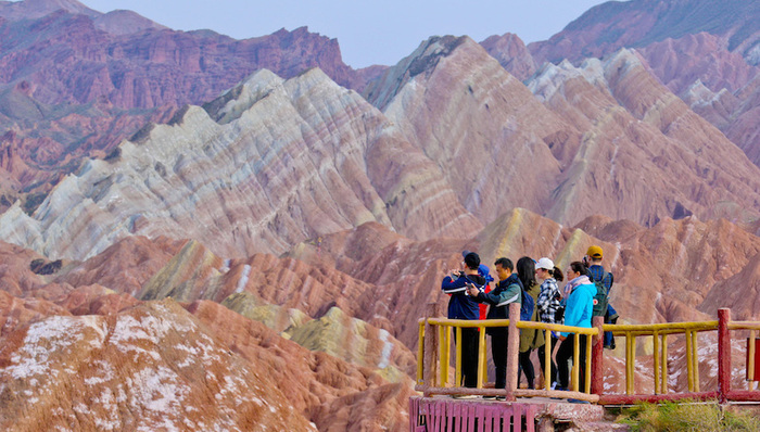 回顾黄金周假日旅游，“午夜房”成夜经济的一亮点