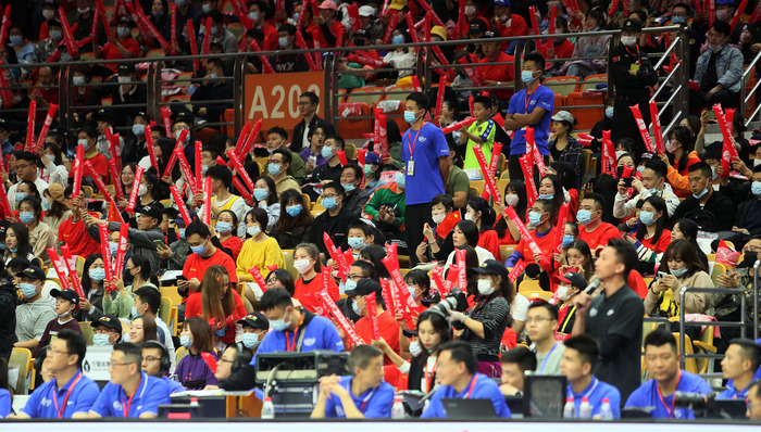 假期体育生活扫描：“双节”过成春节，体育仍是主角