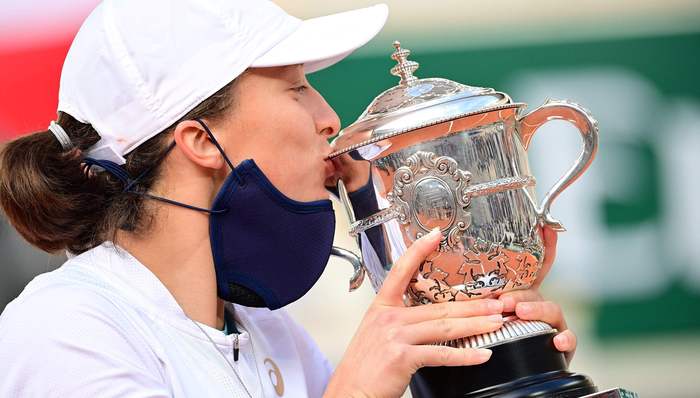 19岁新星斯维亚泰克横扫肯宁，首冠即是大满贯冠军