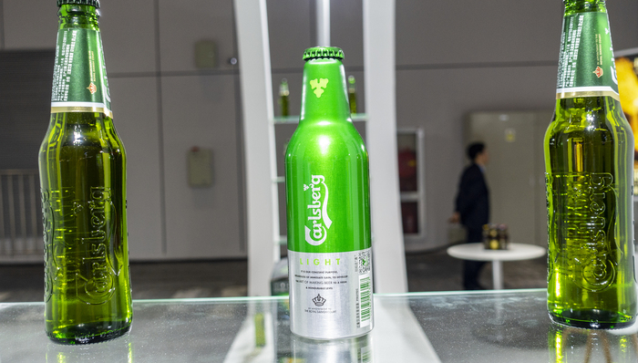 嘉士伯,重庆啤酒