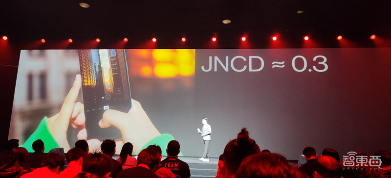 一加2020首场线下发布会：屏幕“拉直”，65W快充补齐，一加8T 3399交朋友