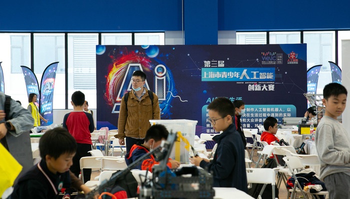 青少年，人工智能，无人机