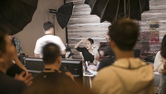 好物优选官李佳琦丨孵化IP创造新价值 助力上海在线新经济