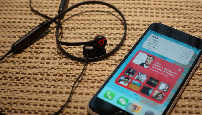 搭载Apple W1芯片，售价399元的Beats Flex算得上苹果最具性价比的新品吗？