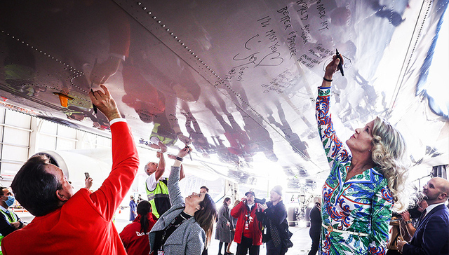 【图集】从国泰航空重组，看疫情下的航空业如何自救