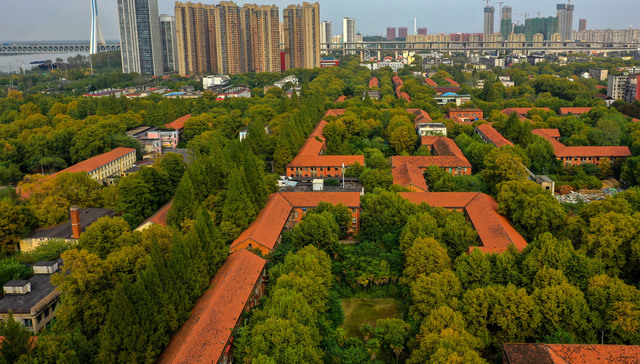 两岸四地近300个城市竞争力图谱：深圳依然最强，无锡跻身前十