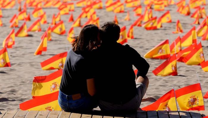 保经济还是救人命：疫情再度失控下的欧洲选择题