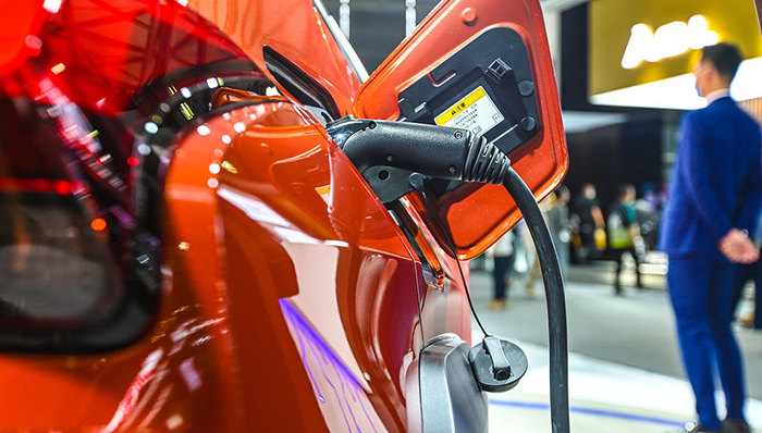 我国汽车产销连续正增长，新能源汽车已得到消费者越来越多认可