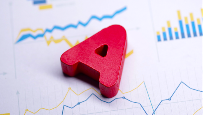 伊利股份,青岛啤酒,顺鑫农业,白马股,大跌,市值蒸发,三季报,水井坊,古井贡酒,食品饮料,西麦食品,