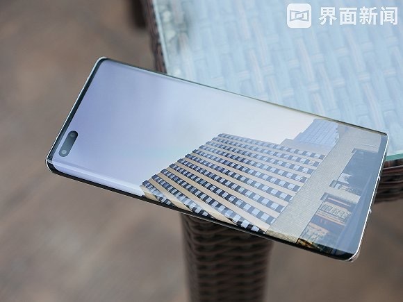 华为Mate40系列手机国内售价4999元起，余承东：想尽一切办法让业务继续