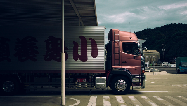 顺丰快运弯道超车德邦，万亿级零担市场面临洗牌