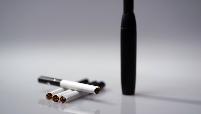 电子烟“断网”这一年：九成玩家退场，有人当上“首富”