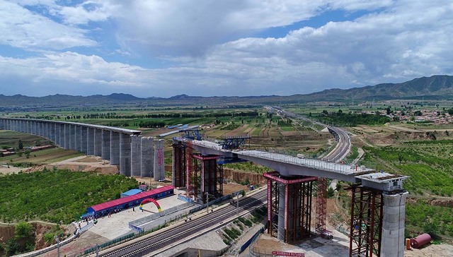 成渝地区高铁提速：成达万获批，成渝中线、渝西线即将开工