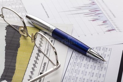 多只基金管理人赤裸裸“现金为王”，股债全空仓，又把自己做成了活期存款