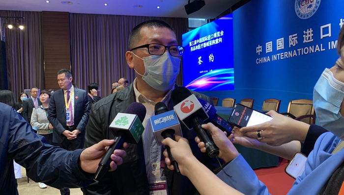 “带量采购签约”亮相进博会，上海签约8.41亿元中选药品和医用耗材｜进博会在线