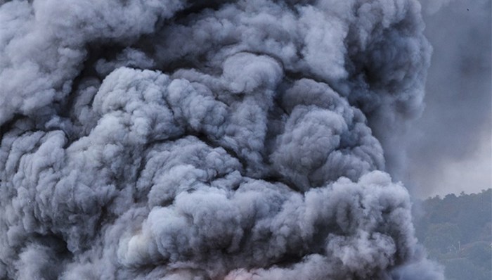 浙江一化工厂起火冒冲天烟柱，官方：未发生氢氟酸泄漏