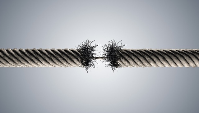 财说| 3500家门店被关，实控人股票质押爆雷，*ST拉夏面临易主