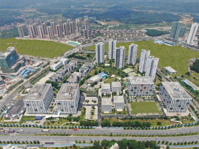 中新合作标杆产业园广州腾飞园航拍图。