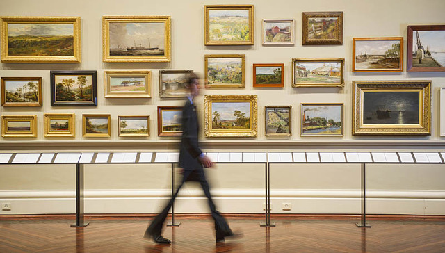 拍卖下滑，线下缺失：疫情之下艺术市场出路何在？