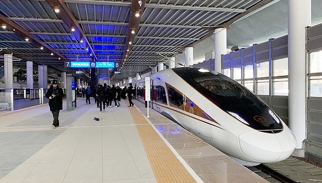 带滑雪板坐高铁要另外交钱了