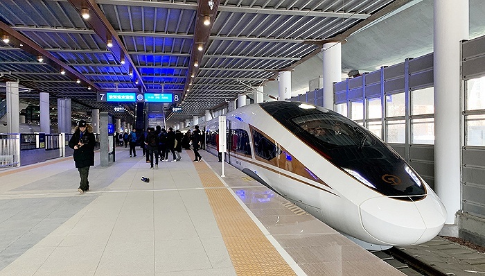 带滑雪板坐高铁要另外交钱了