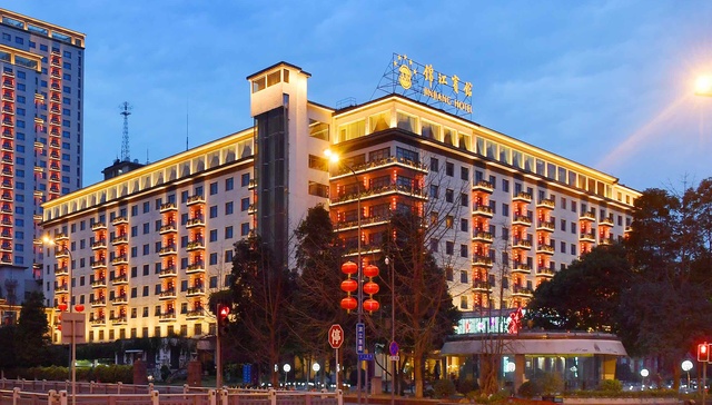 四川锦江宾馆连夜开展核酸检测，滚动消毒