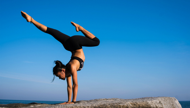 体育产业,运动品牌,Lululemon,面料,商业模式