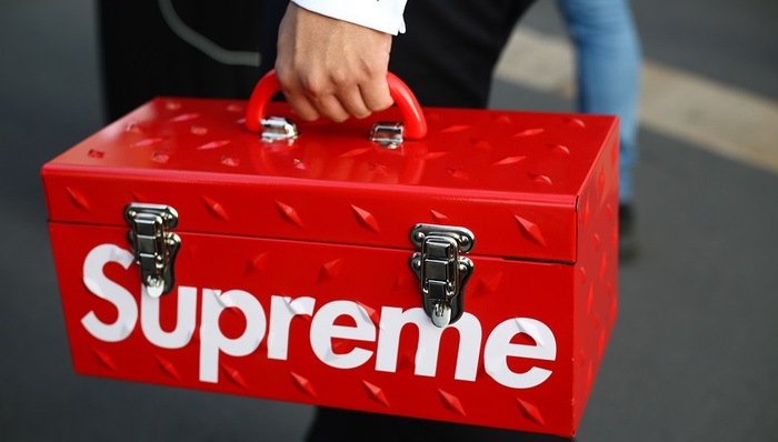 斥巨资完全收购Supreme，VF户外联盟迎来新机遇还是趋向资本化