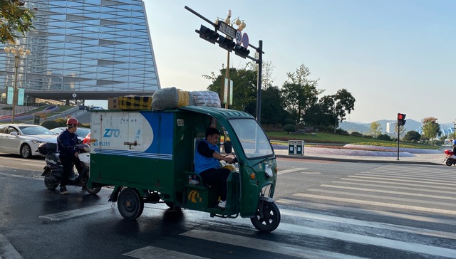 我国快递年业务量首次突破700亿，快递人今年“双11”反而比往年轻松