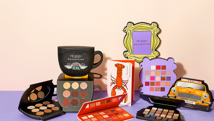 【是日美好事物】《老友记》联名彩妆掀回忆杀，Beats首款夜光耳机限时“亮”相