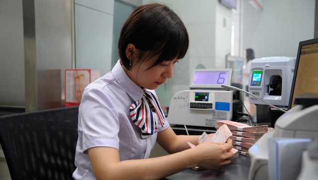 人民币汇率步入6.5时代，须防投机性资本流动冲击