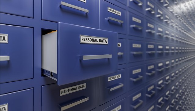 人脸照片三分钱一张，应聘简历五毛一份，谁来为个人信息泄露负责？