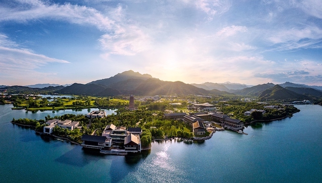 去雁栖湖寻找片刻宁静，京郊度假酒店玩乐再升级