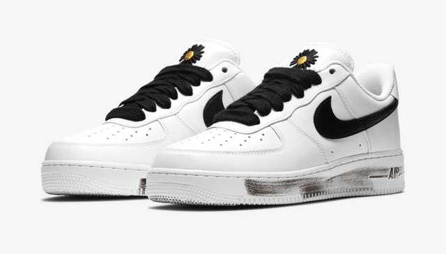 耐克和权志龙联名的第二代鞋款抽签，陪跑常态化冲进热搜高位