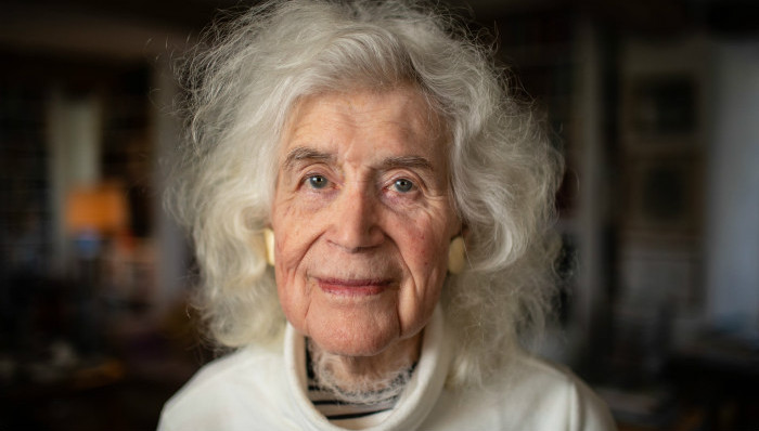 逝者,变性,外国文学,作家