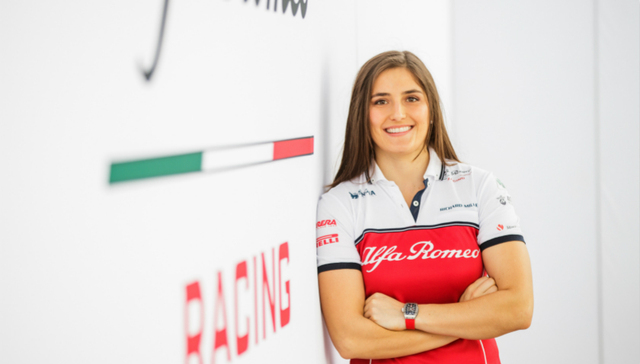最接近F1的女性车手，阿尔法·罗密欧车队卡尔德隆不倦赛车梦