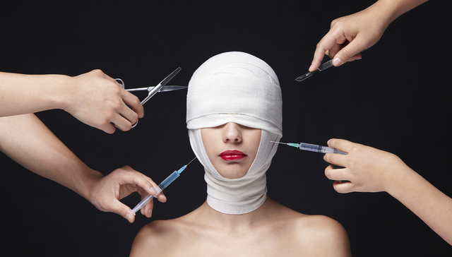 “容貌焦虑”上热搜，颜值时代的职场女性该如何面对“标准美”？