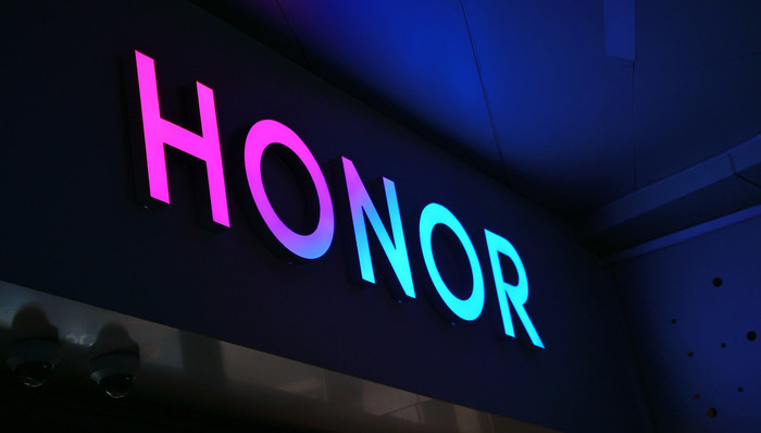 一线,渠道商,渠道网络,线上线,腾讯,体验店,智能手机,年线,手机厂商,知情人士