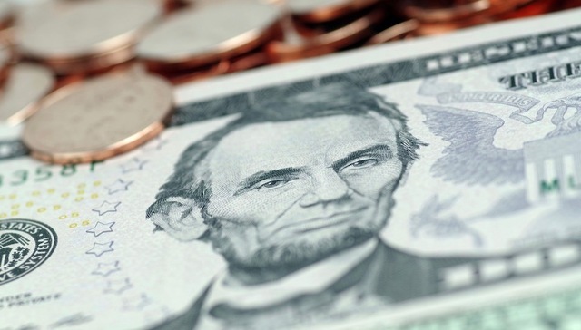 贸易顺差扩大、人民币资产热度上升，外汇储备创7年最大单月增幅